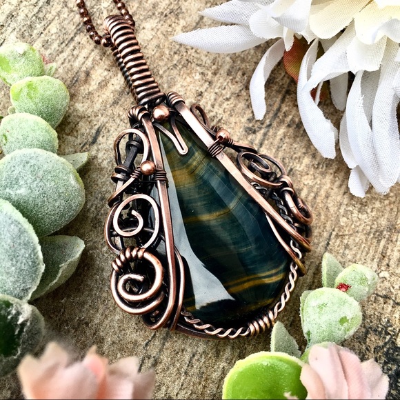 Hawks eye copper wire wrapped pendant necklace - Picture 3 of 10